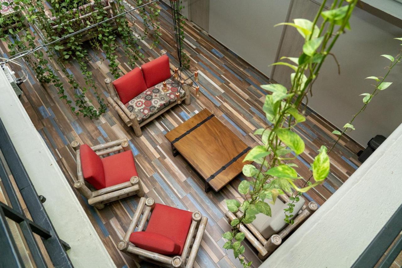 Hotel El Meson Ла-Дорада Экстерьер фото