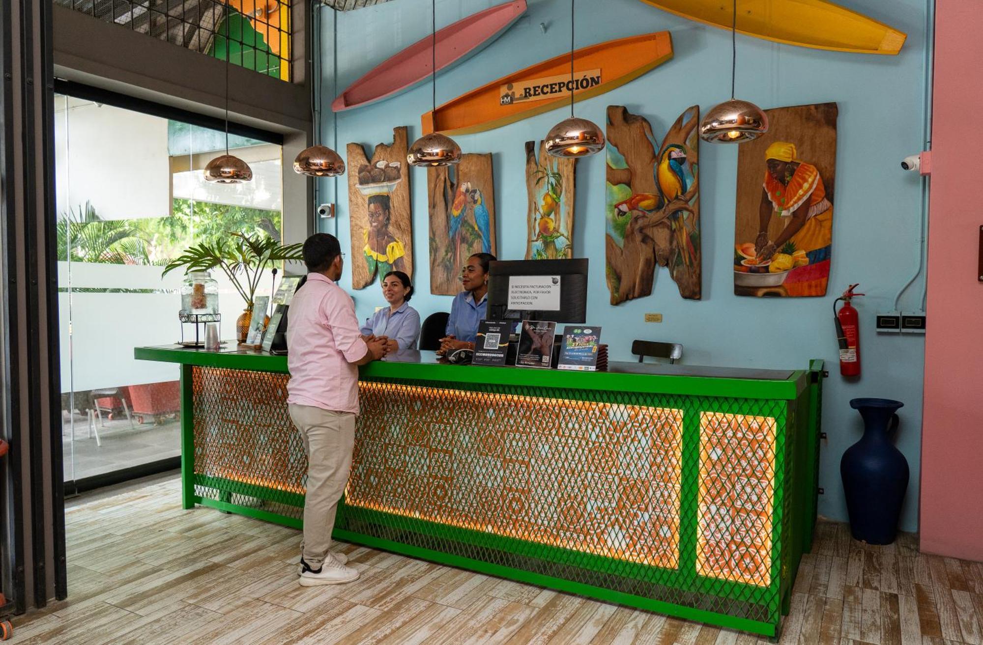 Hotel El Meson Ла-Дорада Экстерьер фото
